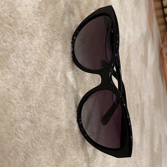 Tory Burch Sunglasses (Black) - Picture 2 of 6
